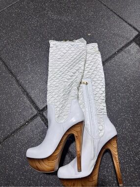Gianmarco Lorenzi White Quilted Over-The-Knee Platform Boots with Wood-Look Heel